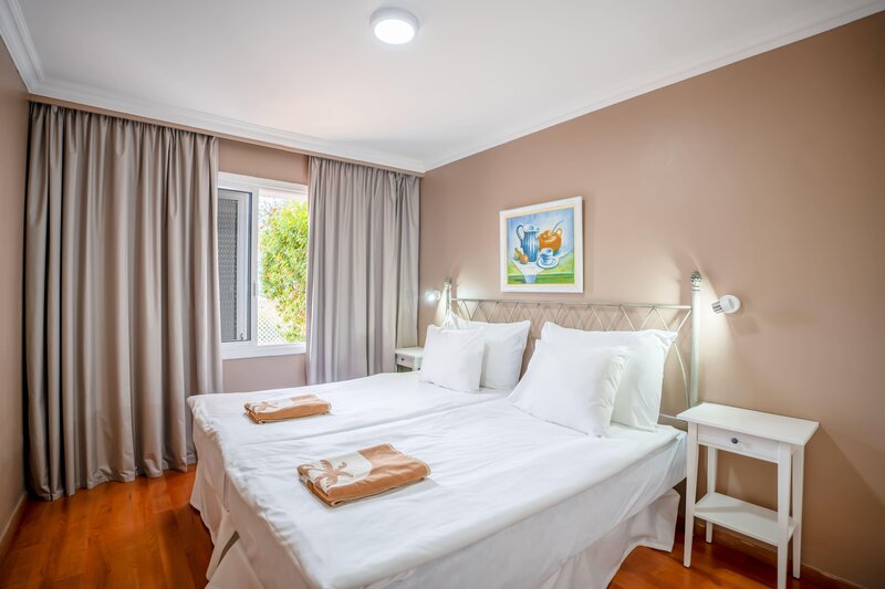 Coral La Quinta Park Suites 64