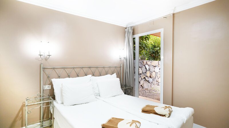 Coral La Quinta Park Suites 68