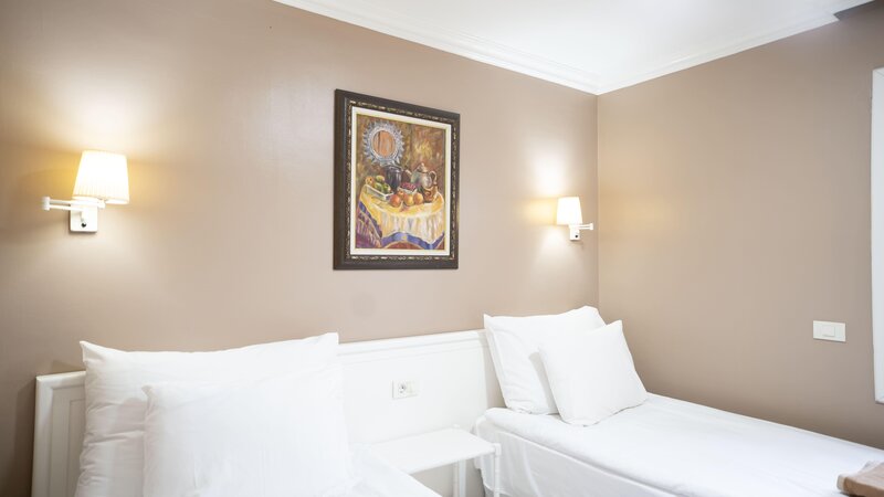 Coral La Quinta Park Suites 74