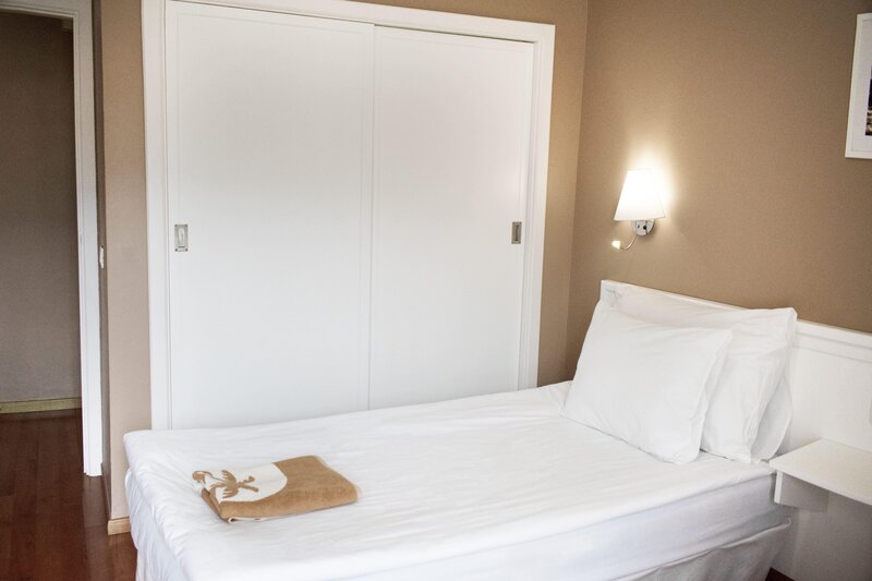 Coral La Quinta Park Suites 86