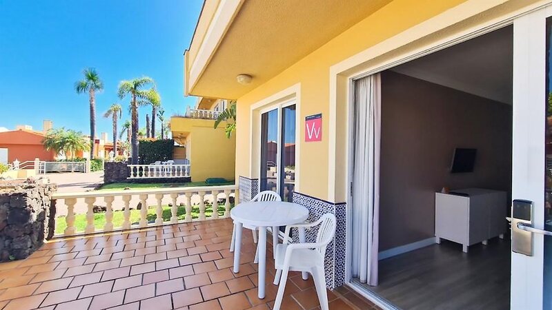 Coral La Quinta Park Suites 92