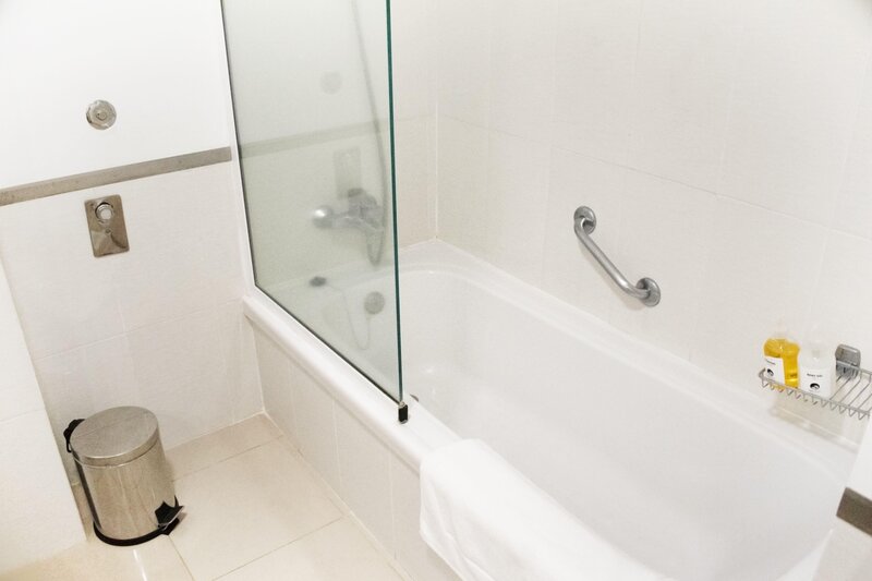 Coral La Quinta Park Suites 100