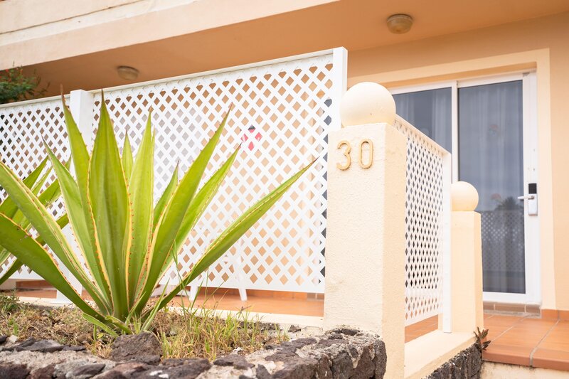 Coral La Quinta Park Suites 105