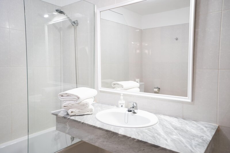 Coral La Quinta Park Suites 106