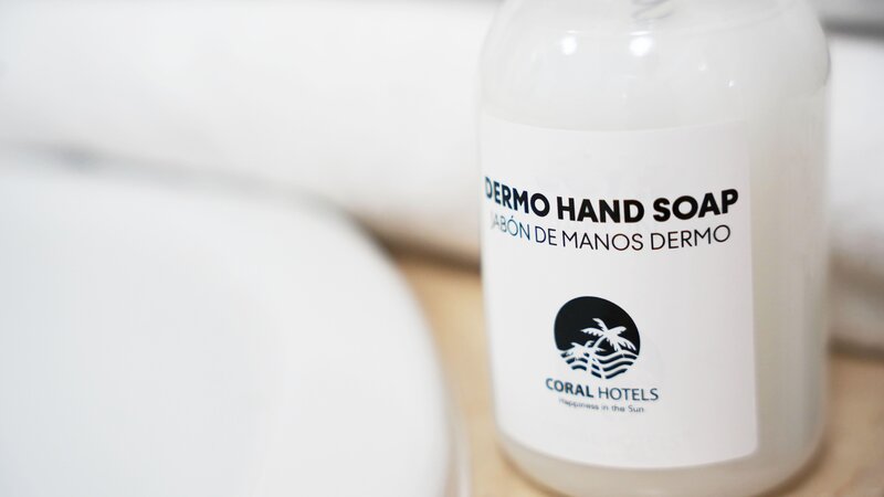 Coral La Quinta Park Suites 112