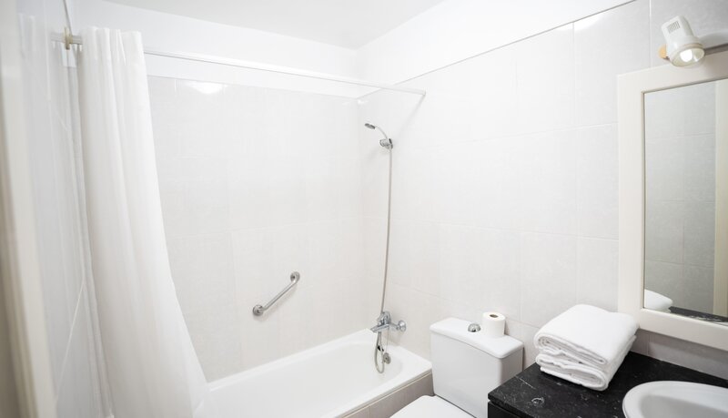 Coral La Quinta Park Suites 116