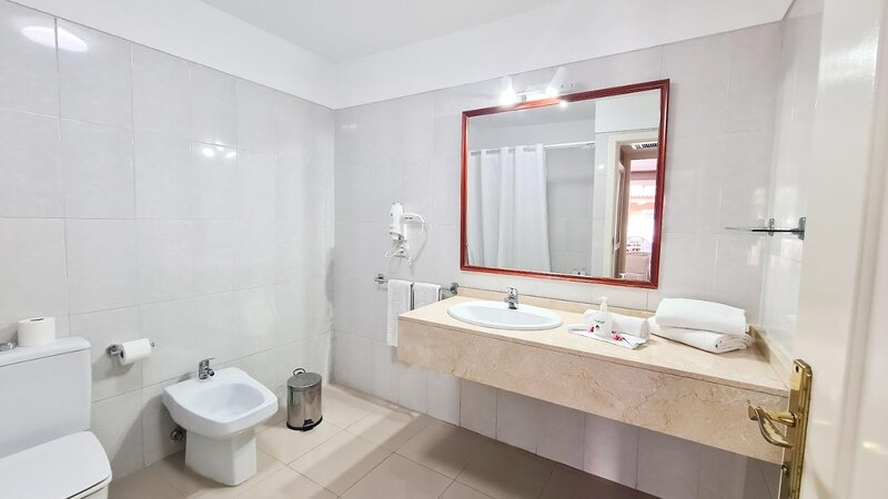 Coral La Quinta Park Suites 118