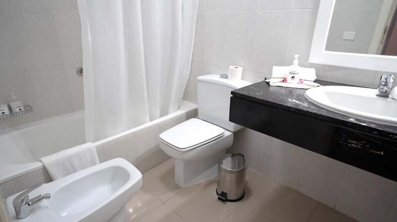 Coral La Quinta Park Suites 120