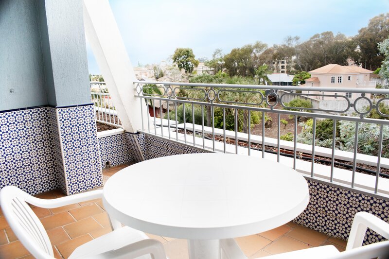 Coral La Quinta Park Suites 124