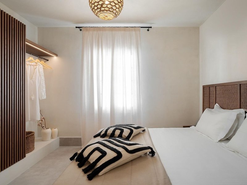 Polis of Naxos Stylish Suites 5