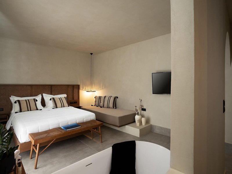 Polis of Naxos Stylish Suites 6