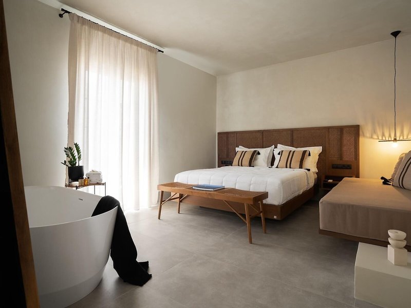 Polis of Naxos Stylish Suites 7