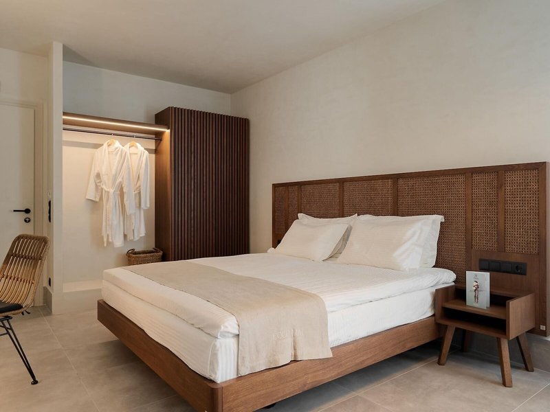Polis of Naxos Stylish Suites 8