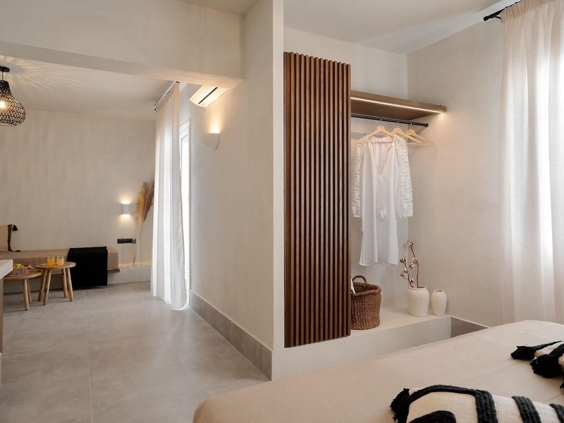 Polis of Naxos Stylish Suites 9