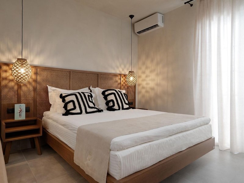 Polis of Naxos Stylish Suites 10