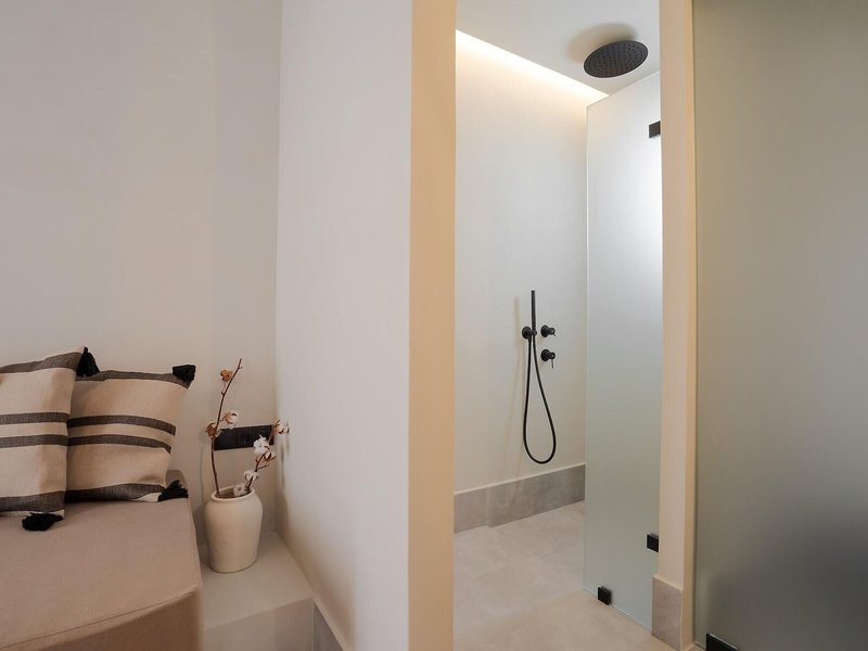 Polis of Naxos Stylish Suites 13