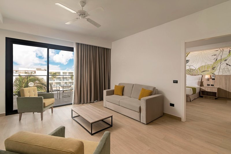 Serenade All Suites, Adults Only Resort 8