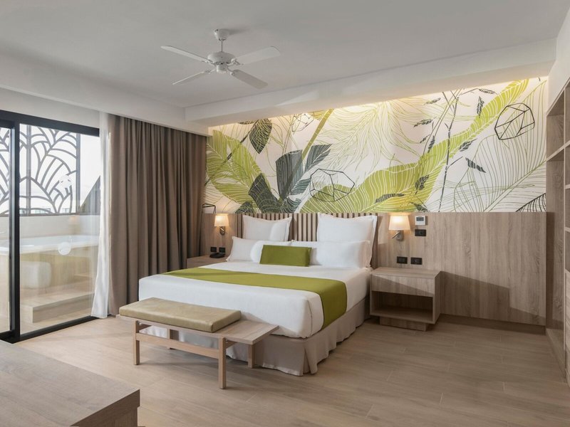 Serenade All Suites, Adults Only Resort 8