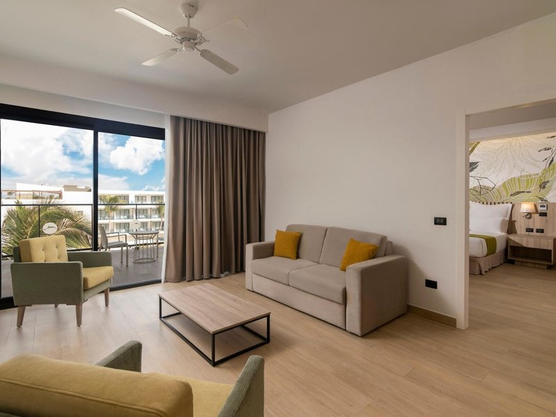 Serenade All Suites, Adults Only Resort 7