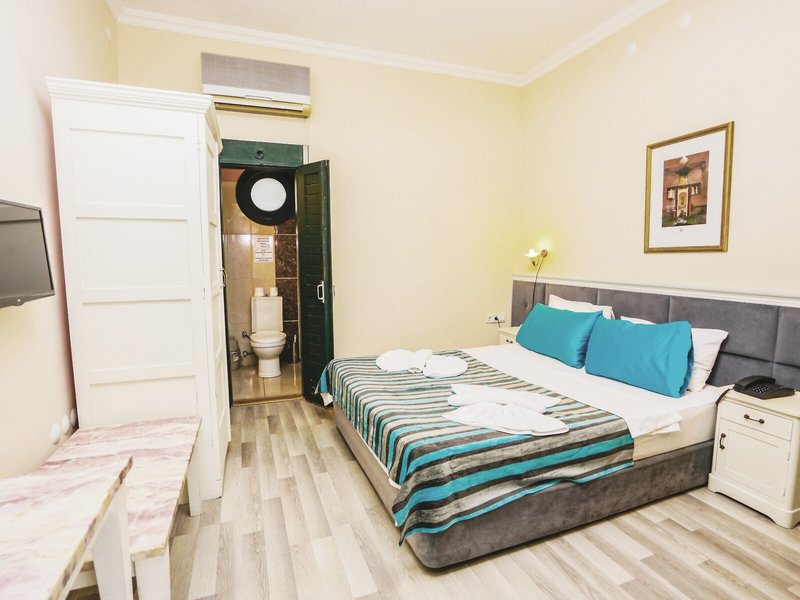 Hotel Bleu Nuit 47