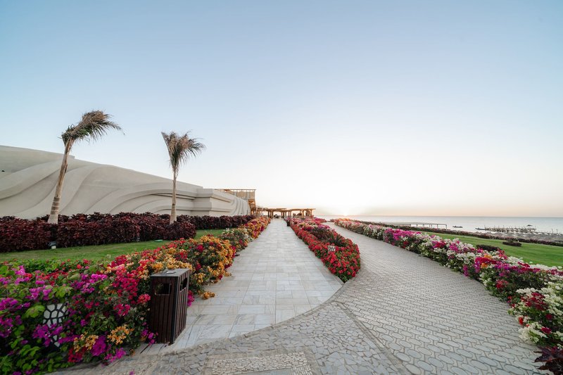 Sirena Beach Resort & Spa 9