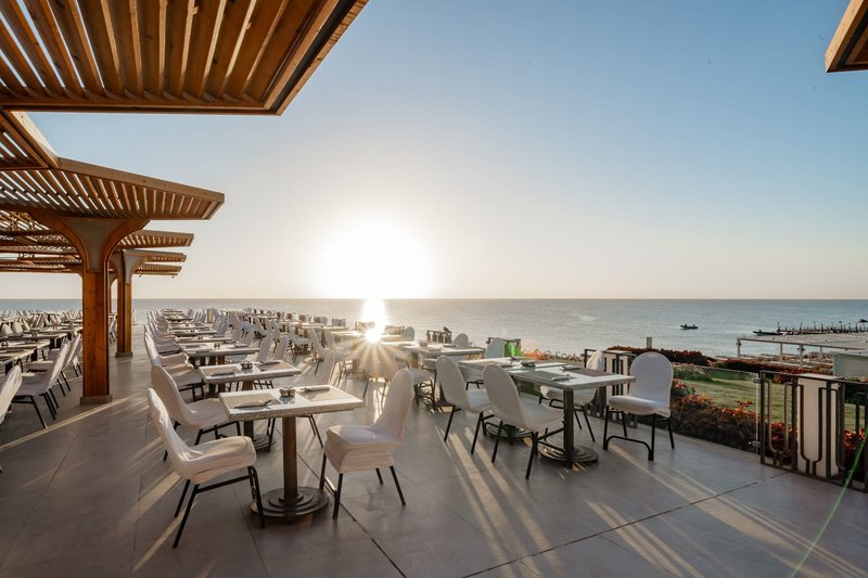 Sirena Beach Resort & Spa 10