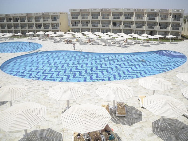 Sirena Beach Resort & Spa 2