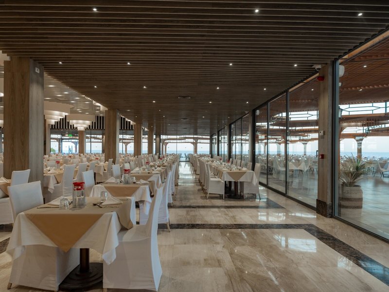 Sirena Beach Resort & Spa 19