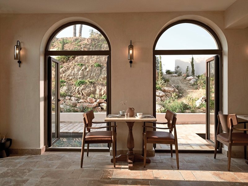 Pierros Verde Private Suites 11