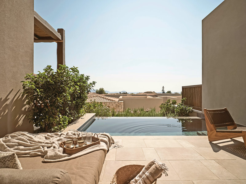 Pierros Verde Private Suites 17