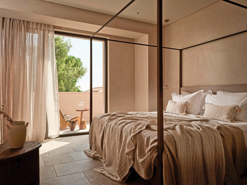 Pierros Verde Private Suites 23