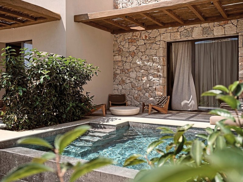 Pierros Verde Private Suites 26