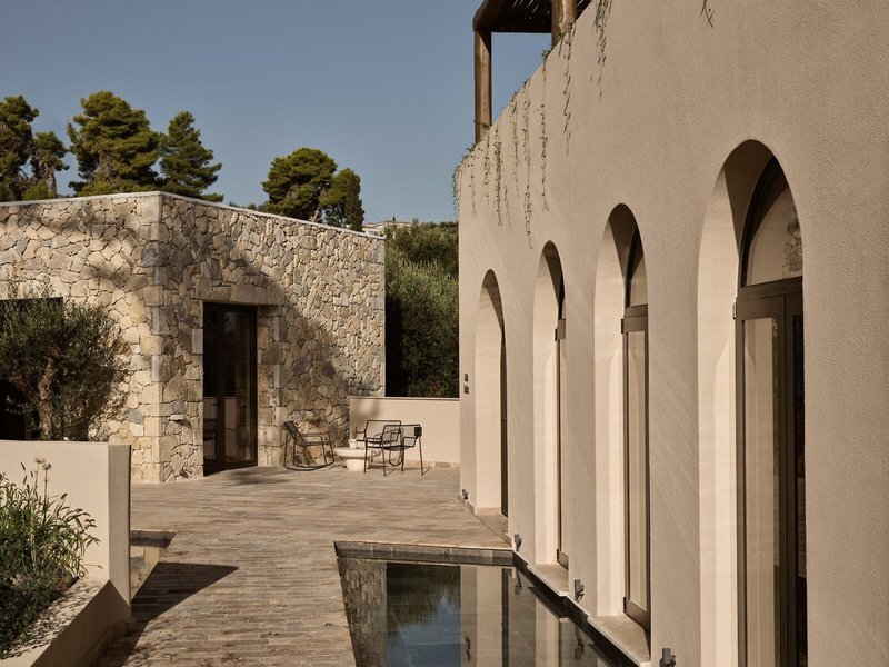 Pierros Verde Private Suites 5