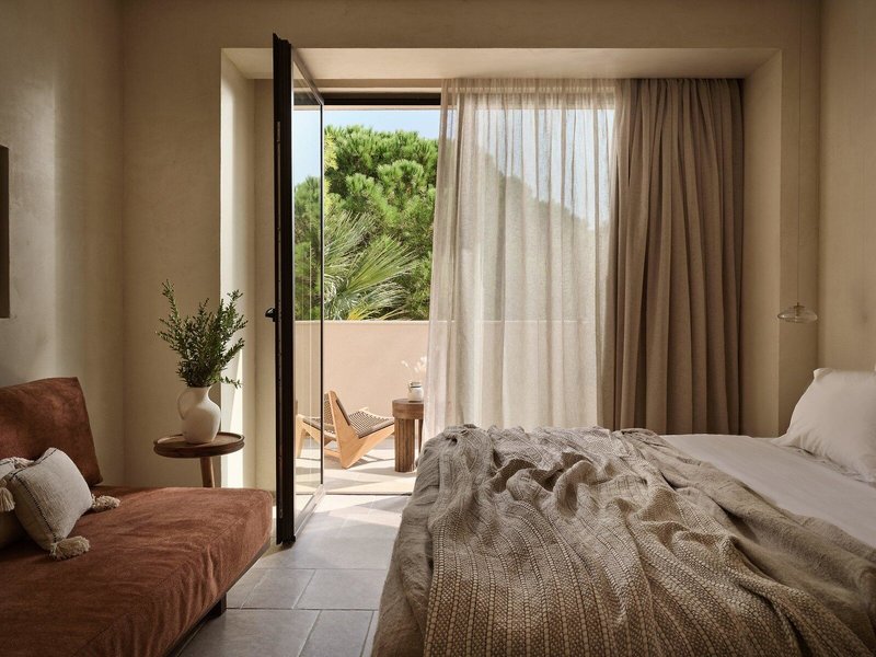 Pierros Verde Private Suites 37