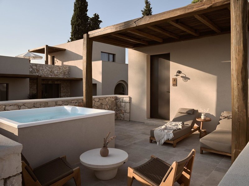 Pierros Verde Private Suites 38