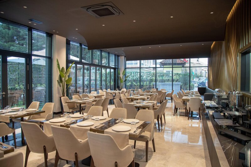 Hotel Elisa Tirana, Affiliated by Meliá 10