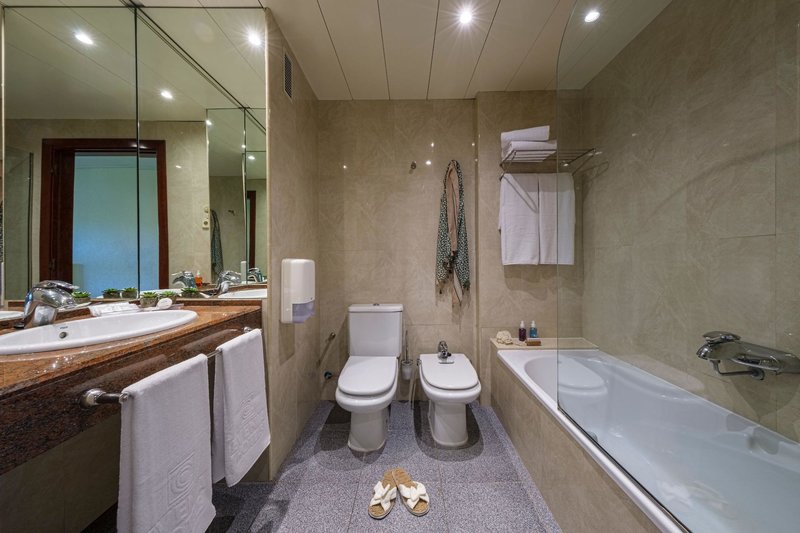 Estival Park Silmar 14 - Bathroom Example