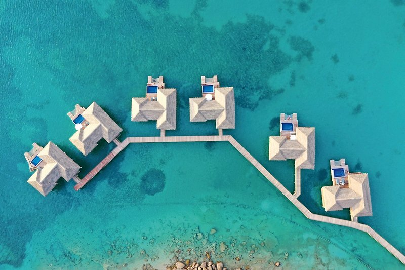 Royalton CHIC Antigua - Chairman Overwater Bungalows 15