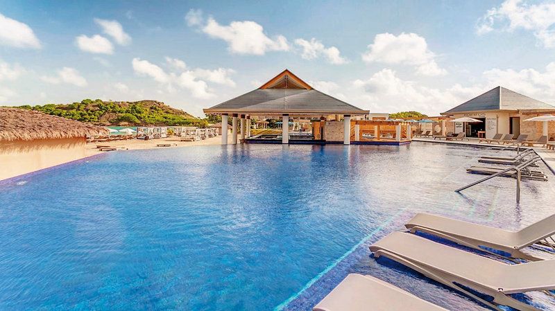 Royalton CHIC Antigua - Chairman Overwater Bungalows 17