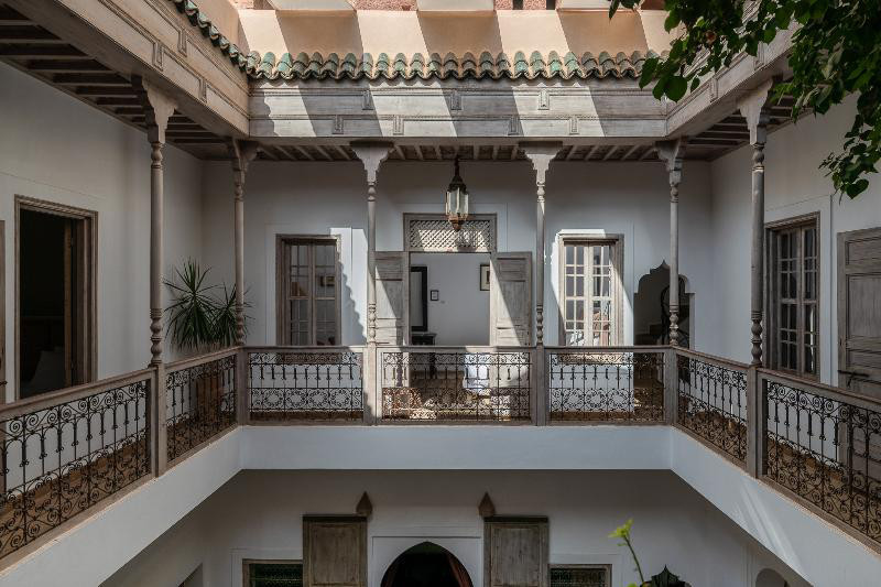 Riad Altair 12