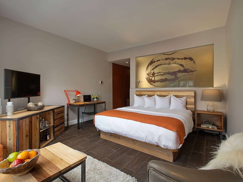 The Ravel Hotel 14