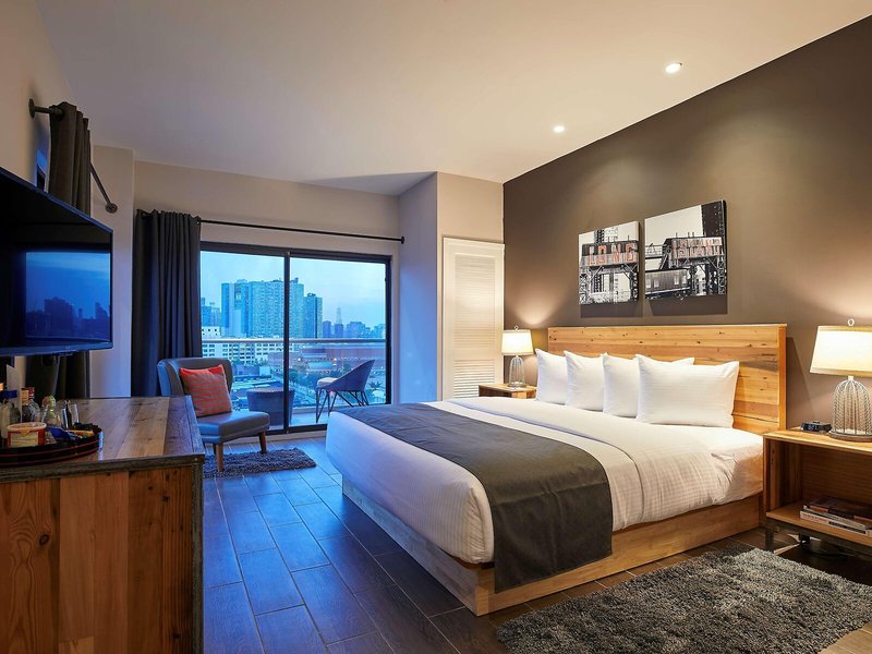 The Ravel Hotel 22