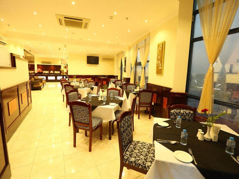 La Villa Palace Hotel 8