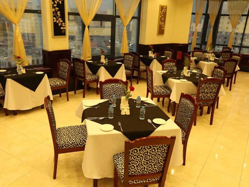 La Villa Palace Hotel 9