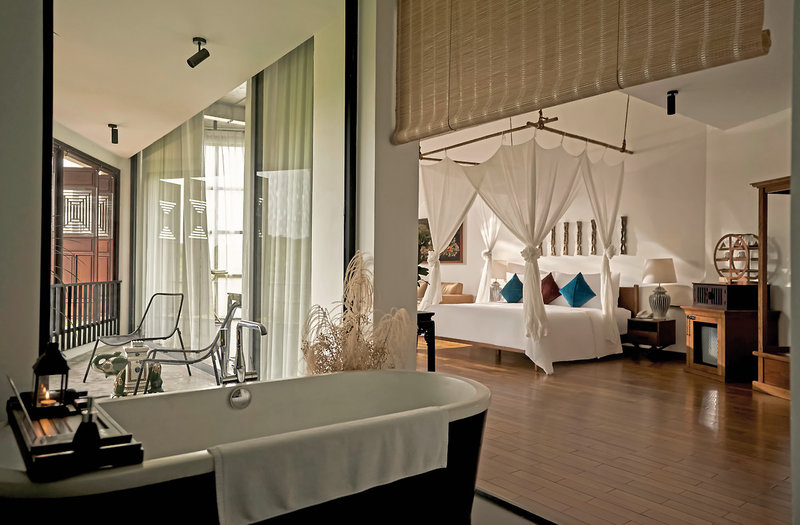 aNhill Boutique 12