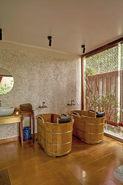 aNhill Boutique 25