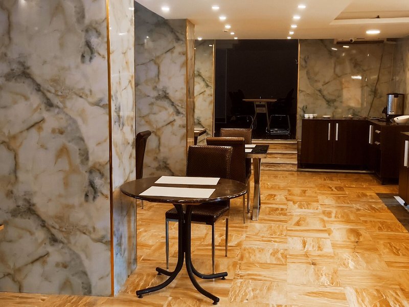 Golden Hotel 1