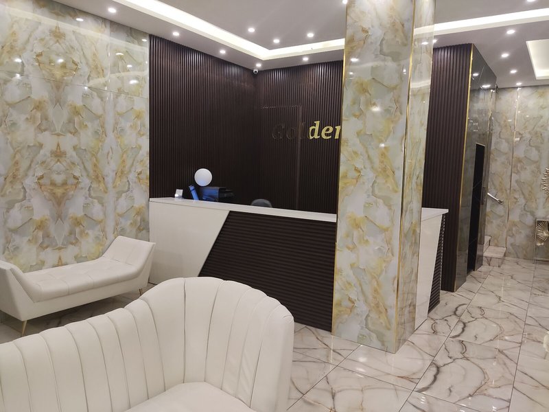 Golden Hotel 8
