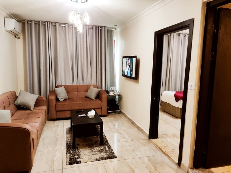 Golden Hotel 14