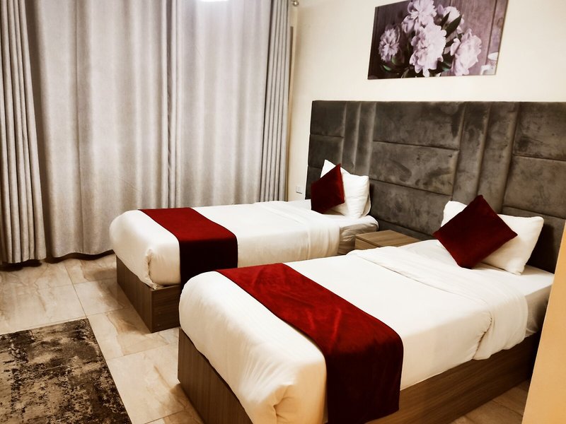 Golden Hotel 20